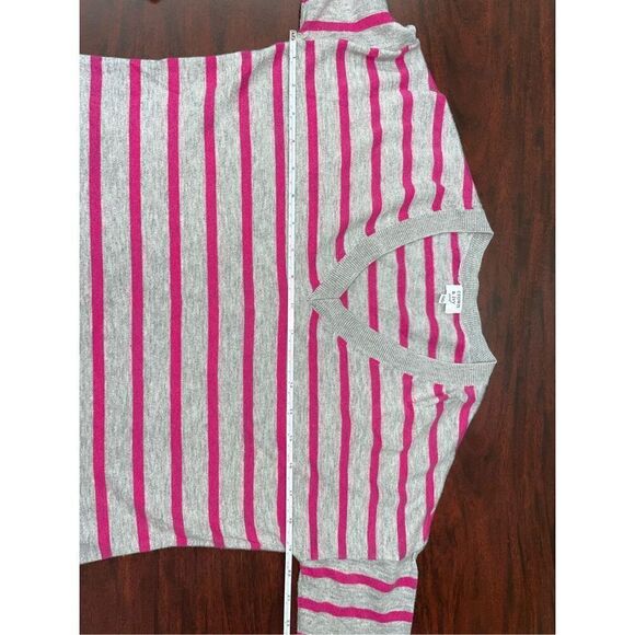 Crown & Ivy V-Neck Stripe Sweater Size Petite Medium - Picture 5 of 6